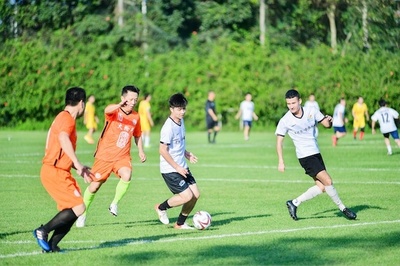 中南财经政法大学"碧桂园.中央半岛"杯第六届海南火枪手足球联赛开幕