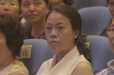 一年狂赚420亿!7次登顶女首富,捐款60亿,这个女人真的不简单